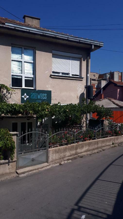 Edelweiss Hostel Štip Exterior foto